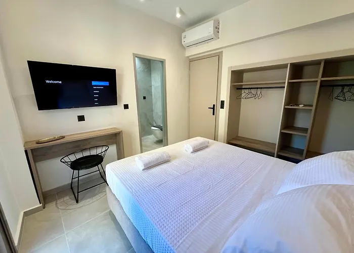 Triekmo Pyr Apartment Rhodes City