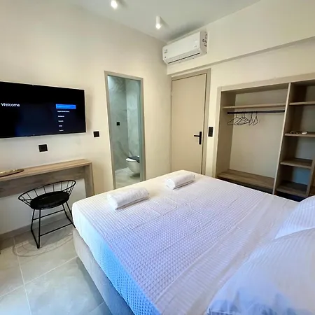 Triekmo Pyr Apartment Rhodes City